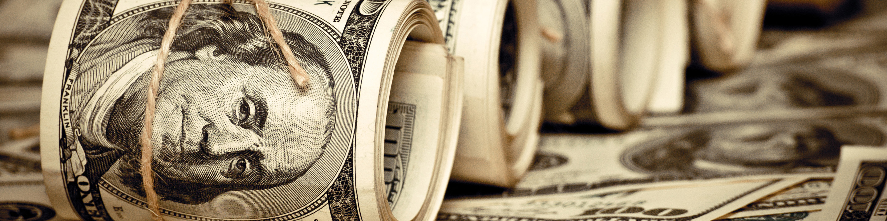 دلار عقب نشست